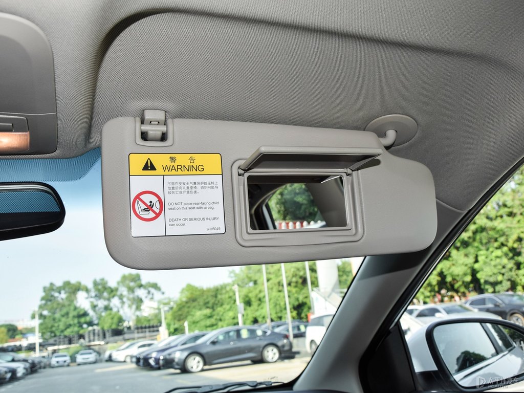 天真白科魯澤車廂內(nèi)飾圖片