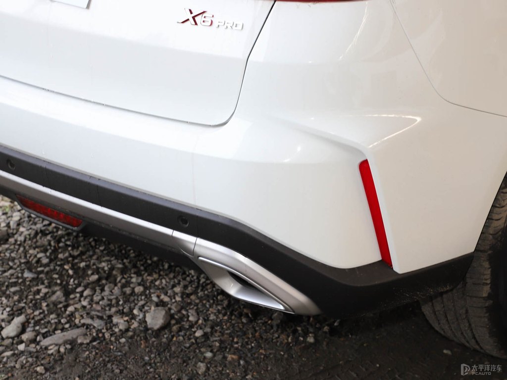 漢玉白遠(yuǎn)景X6車尾外觀圖片