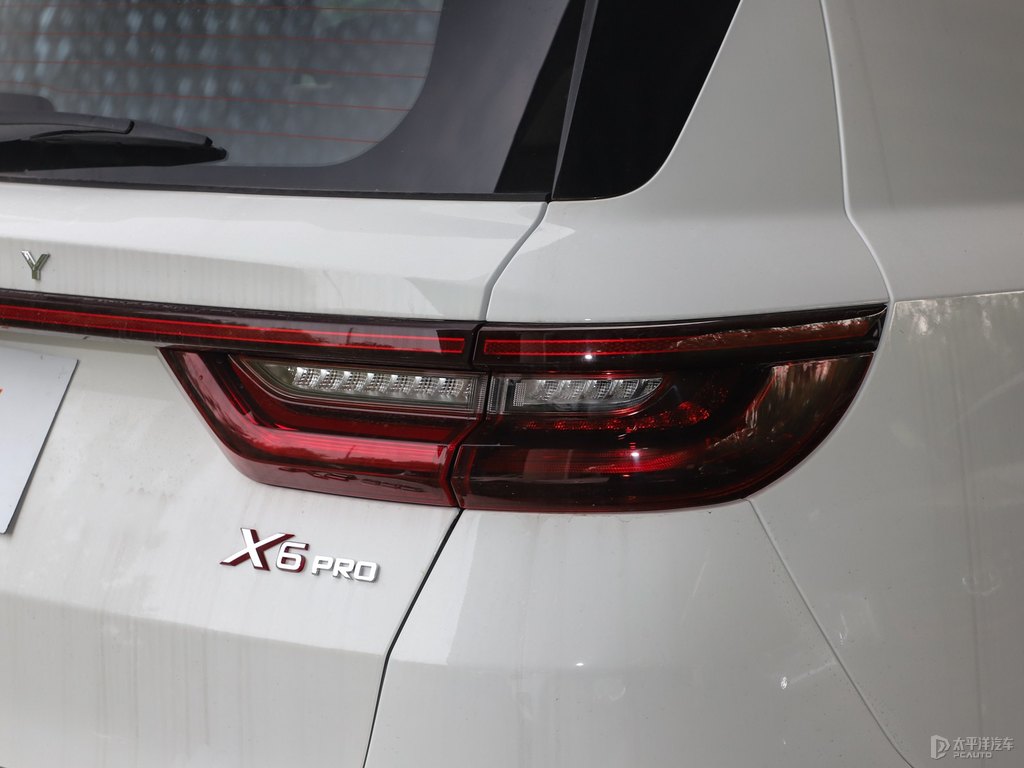 漢玉白遠(yuǎn)景X6車尾外觀圖片