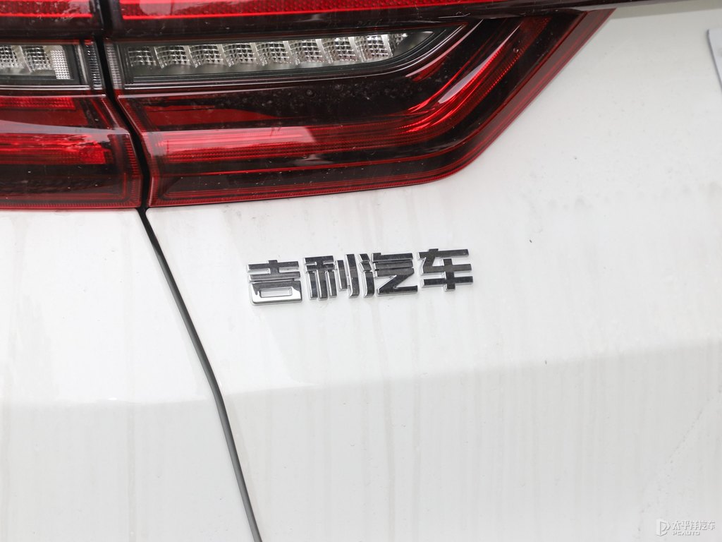 漢玉白遠(yuǎn)景X6車尾外觀圖片
