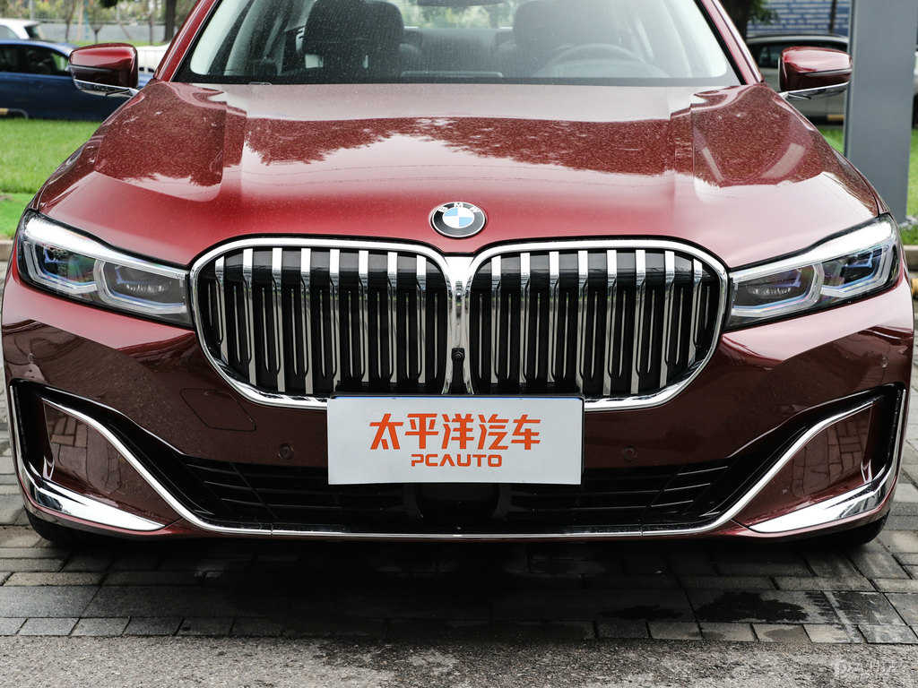 砂金石紅寶馬7系車(chē)頭外觀圖片