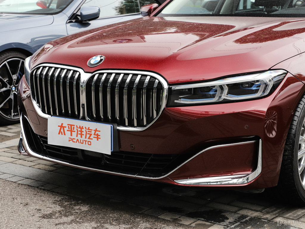 砂金石紅寶馬7系車頭外觀圖片