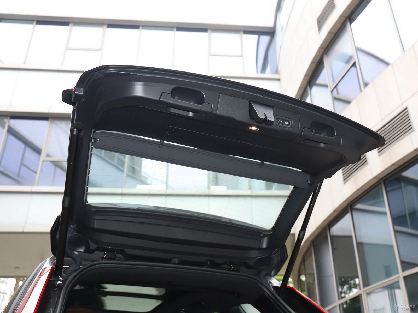 沃爾沃XC60新能源空間高清大圖