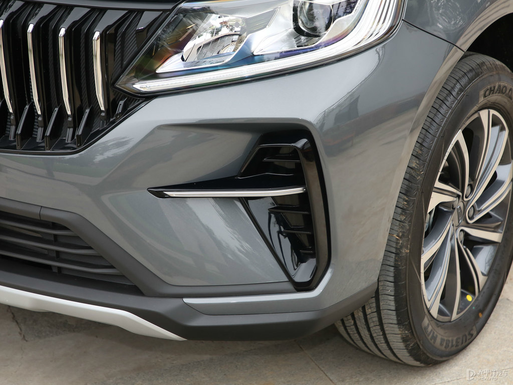 鈦金灰遠(yuǎn)景X6車頭外觀圖片