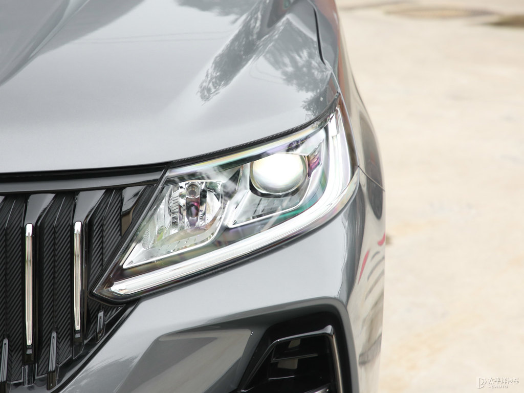 鈦金灰遠(yuǎn)景X6車頭外觀圖片