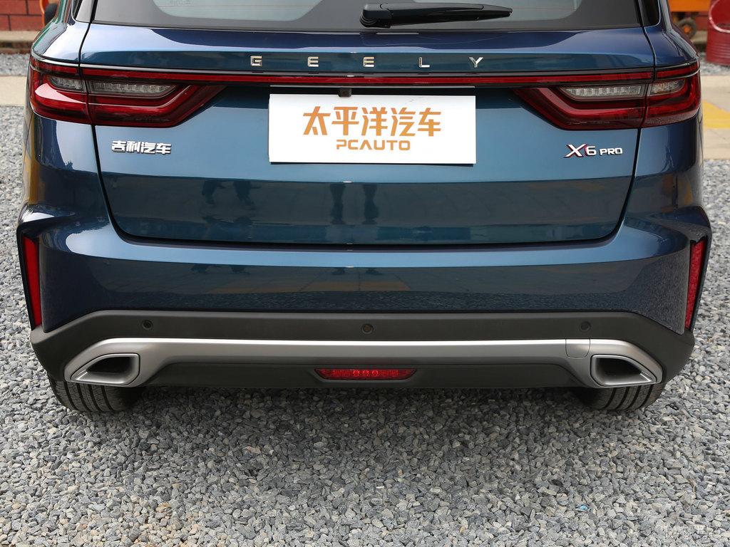 墨黛藍(lán)遠(yuǎn)景X6車尾外觀圖片
