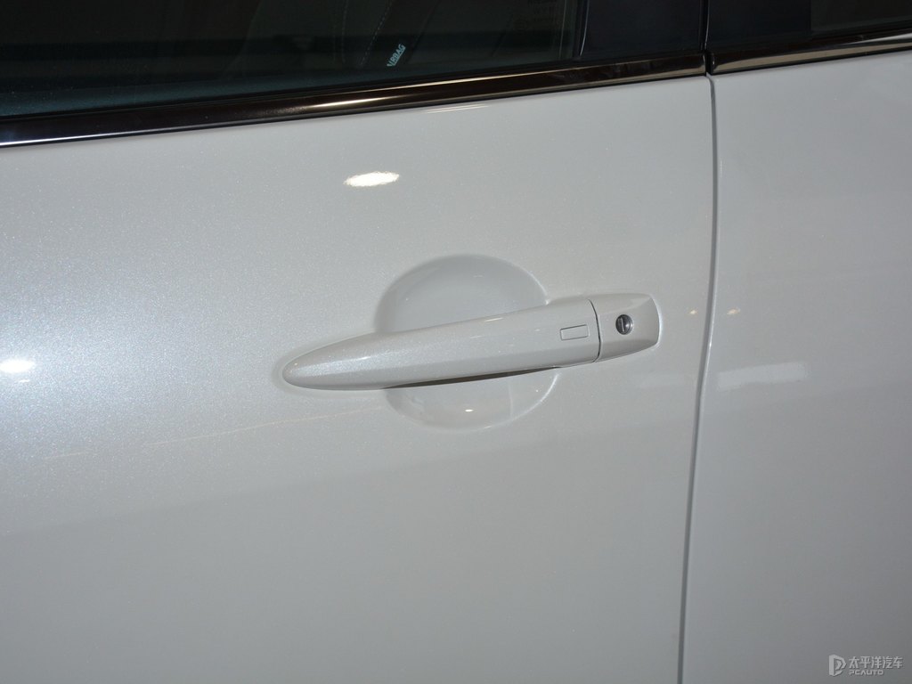 珠光白軒逸車身外觀圖片