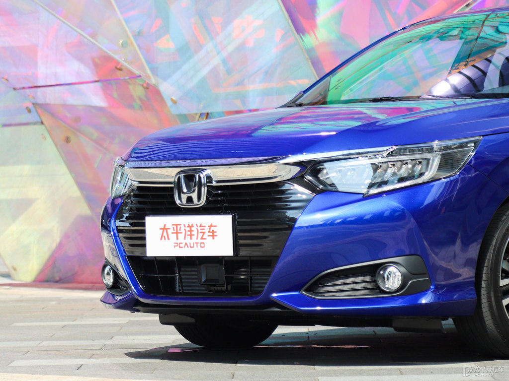 凌派車頭外觀圖片