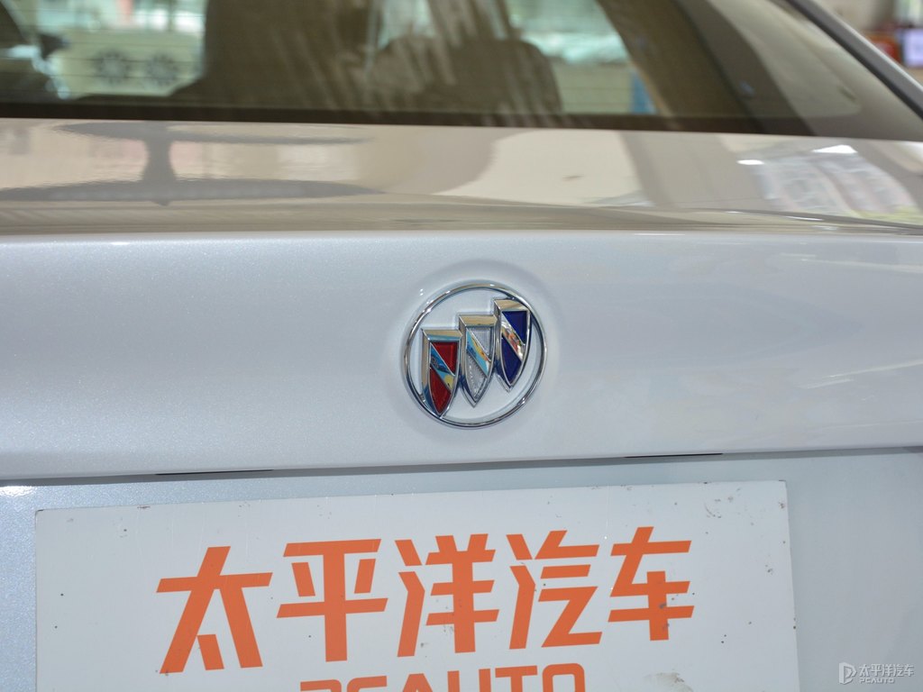 太空白威朗車(chē)尾外觀(guān)圖片