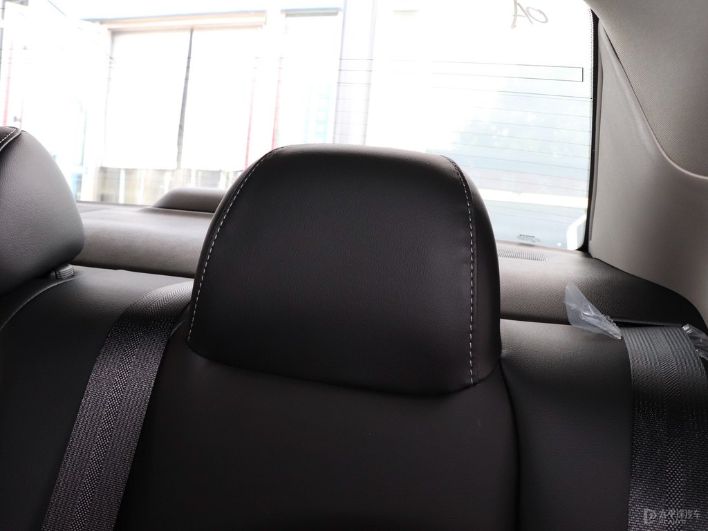 鎢鋼灰軒逸座椅內(nèi)飾圖片