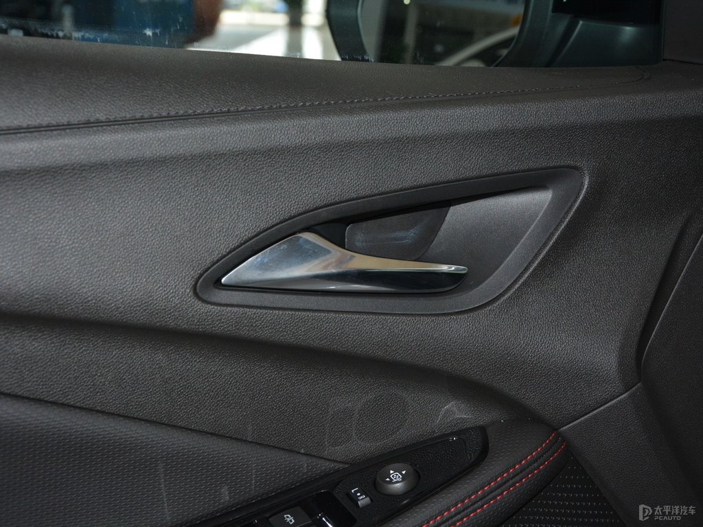 太空白威朗車廂內(nèi)飾圖片