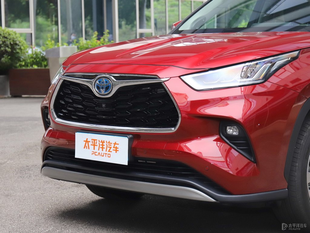 星鉆紅漢蘭達(dá)車頭外觀圖片
