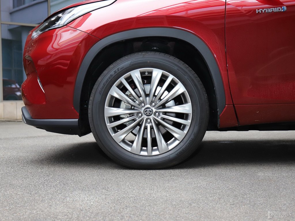 星鉆紅漢蘭達(dá)車身外觀圖片
