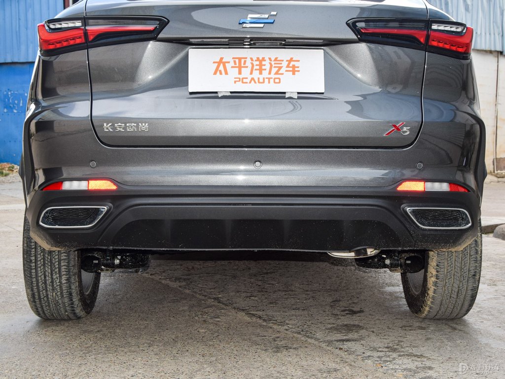 星際灰長安歐尚X5車尾外觀圖片