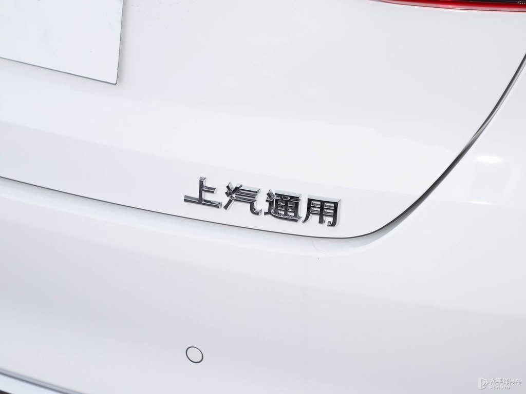 星云白威朗車尾外觀圖片