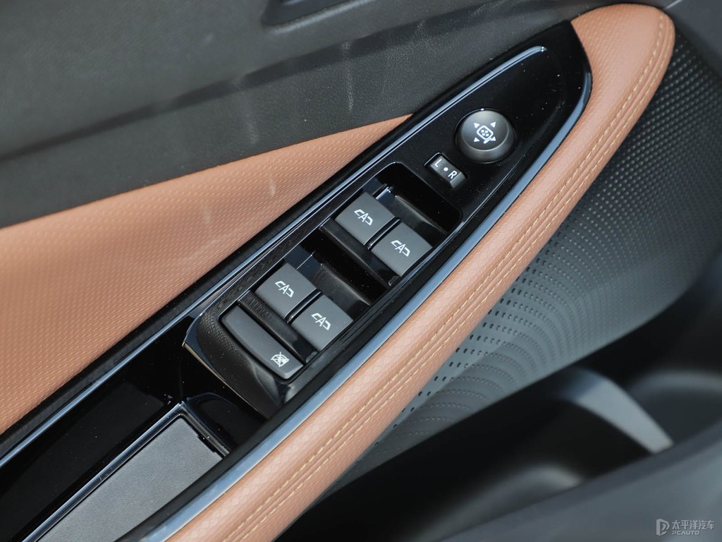 星云白威朗車廂內(nèi)飾圖片