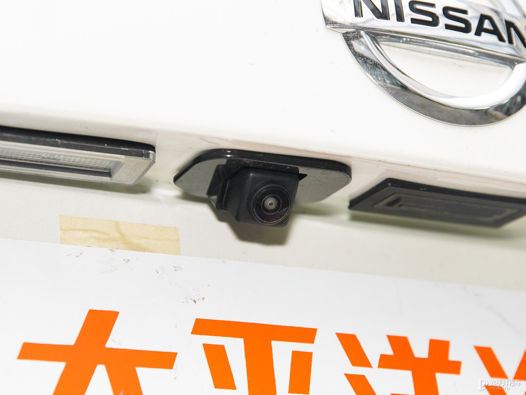 珠光白軒逸車(chē)尾外觀圖片