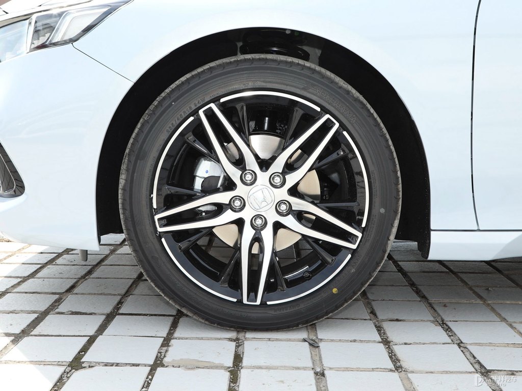 格陵蘭白雅閣車身外觀圖片
