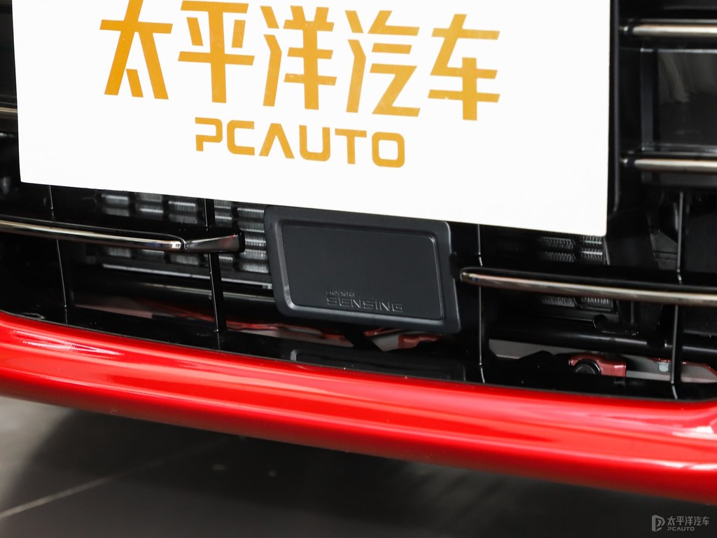 極速緋紅雅閣車頭外觀圖片