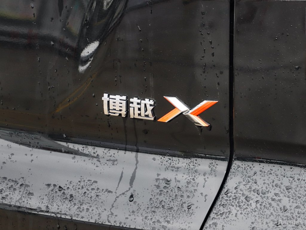 神隱黑博越車尾外觀圖片