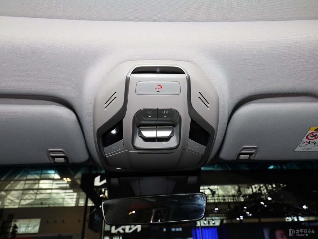 超凡灰博越車廂內(nèi)飾圖片