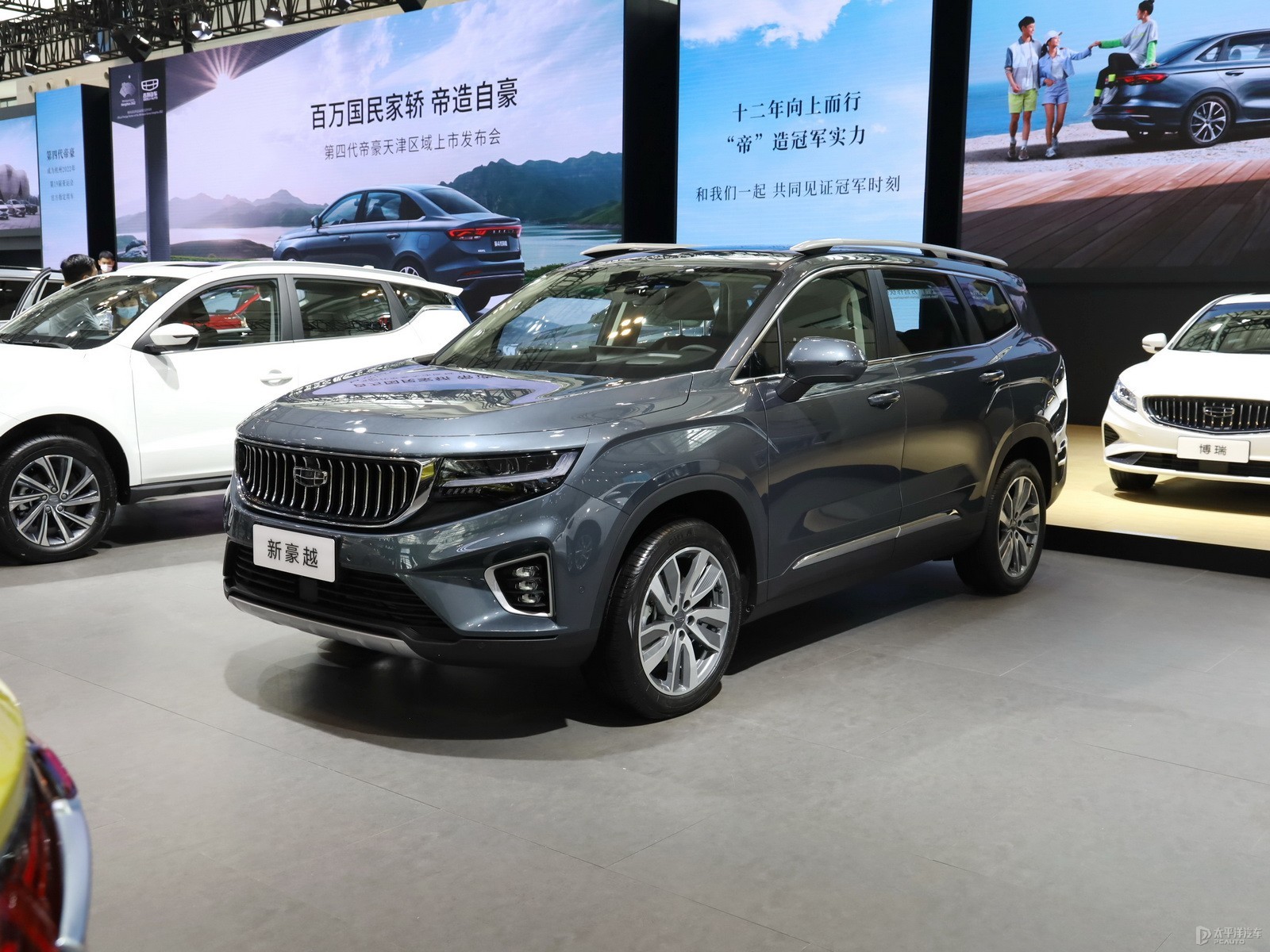 吉利豪越suv6座图片