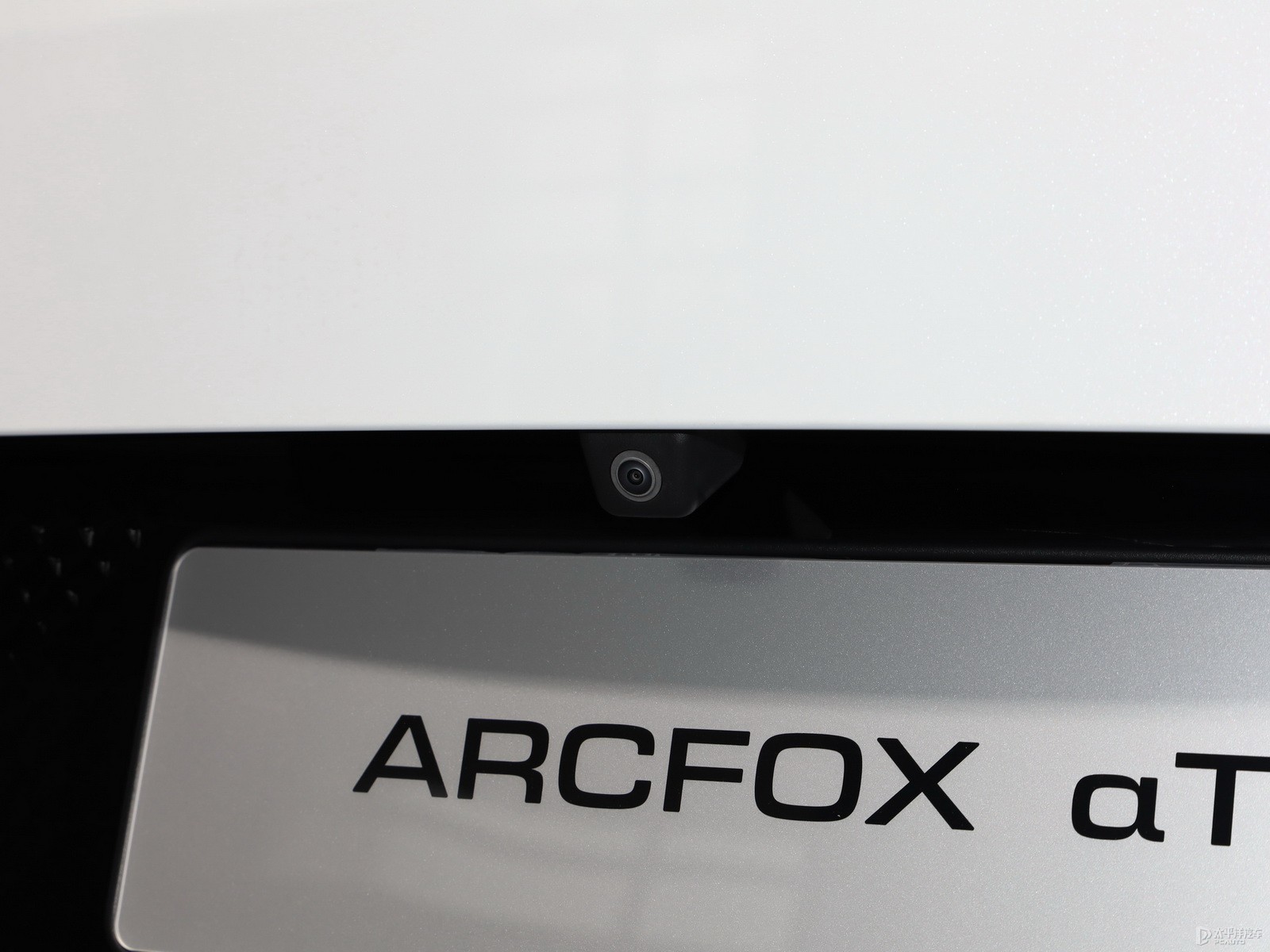 極狐 阿爾法T(ARCFOX αT)外觀高清大圖