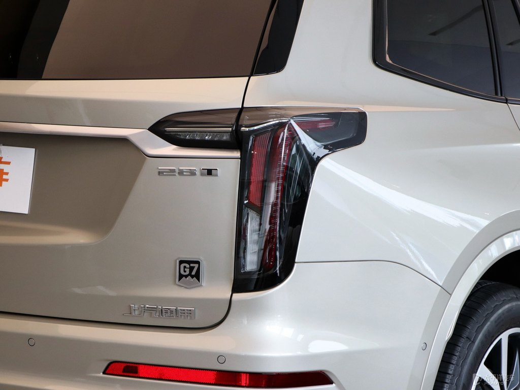 琉璃金凱迪拉克XT6車尾外觀圖片