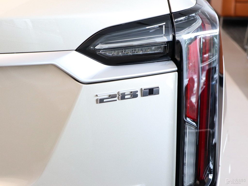 琉璃金凱迪拉克XT6車(chē)尾外觀圖片