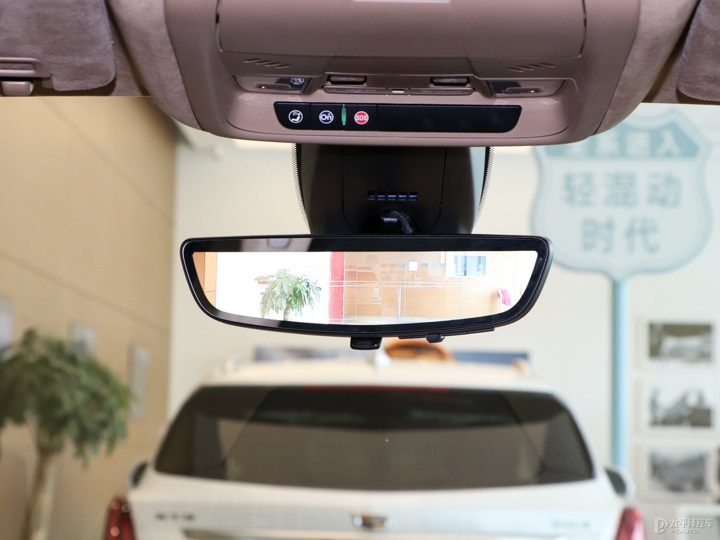 琉璃金凱迪拉克XT6車廂內(nèi)飾圖片
