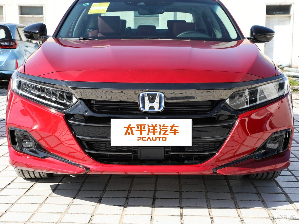 極速緋紅雅閣車頭外觀圖片