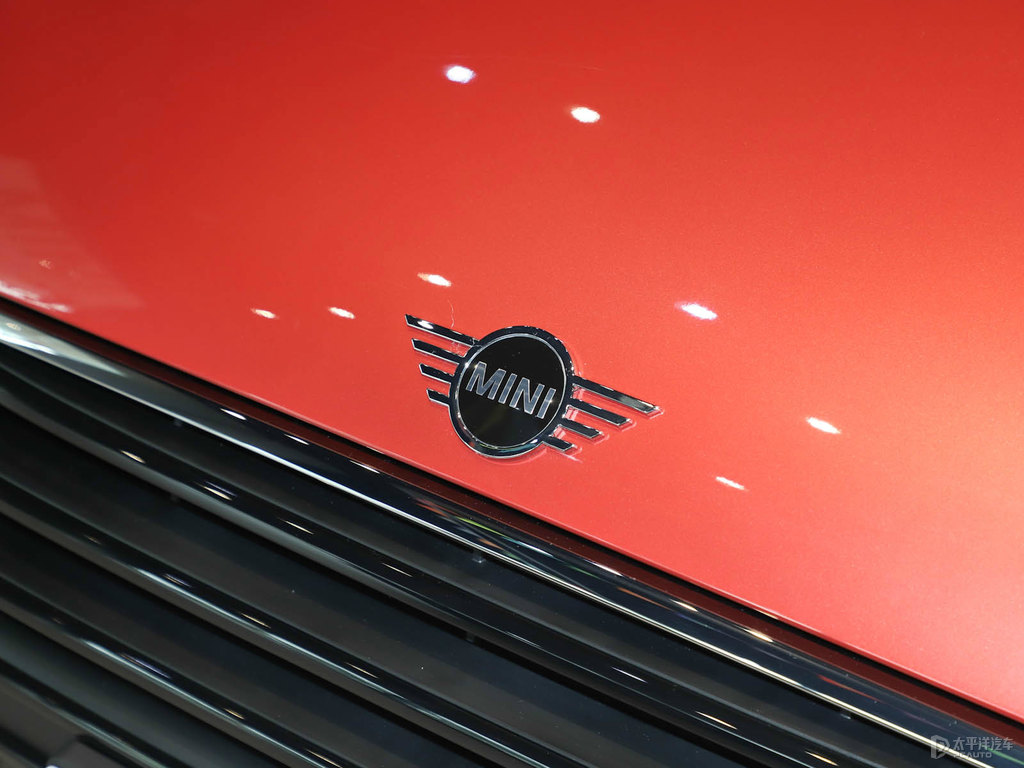 辣椒紅MINI CLUBMAN車頭外觀圖片