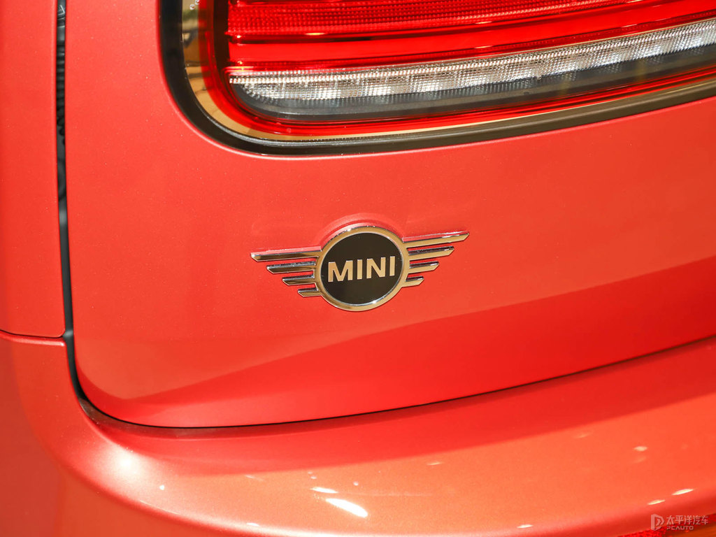 辣椒紅MINI CLUBMAN車(chē)尾外觀圖片