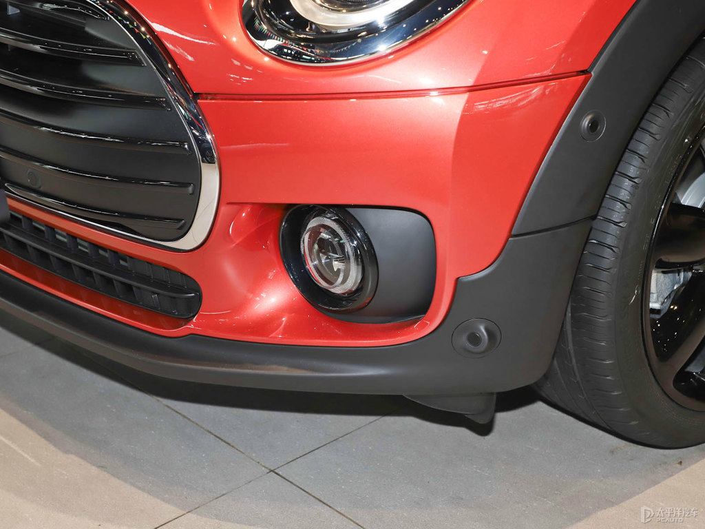 辣椒紅MINI CLUBMAN車頭外觀圖片