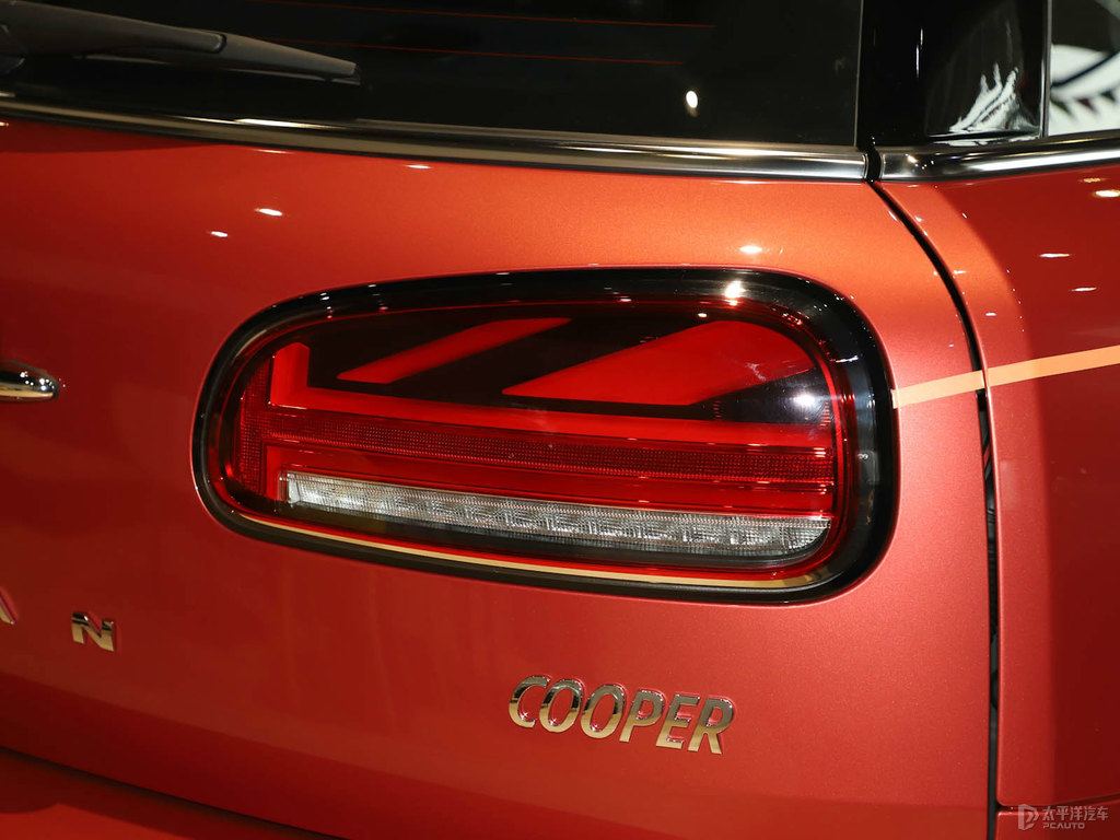 辣椒紅MINI CLUBMAN車尾外觀圖片