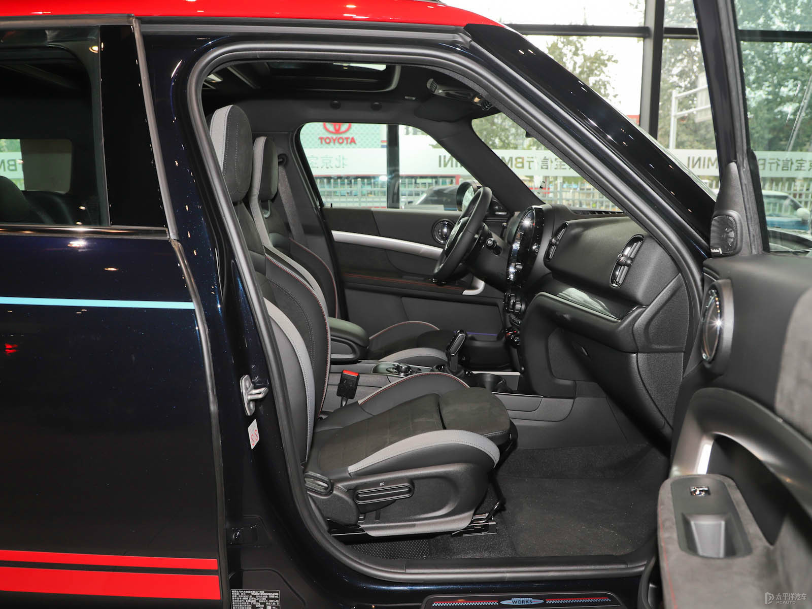 MINI JCW COUNTRYMAN空間高清大圖