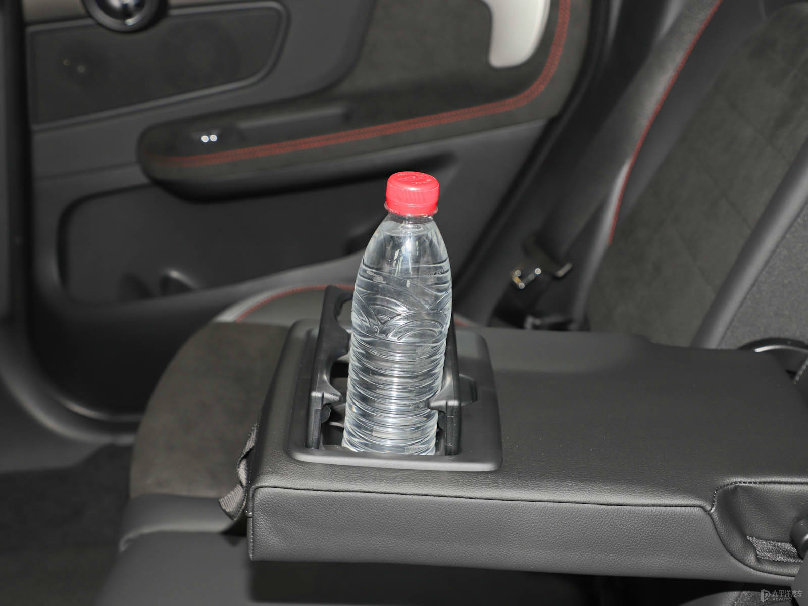 MINI JCW COUNTRYMAN空間高清大圖