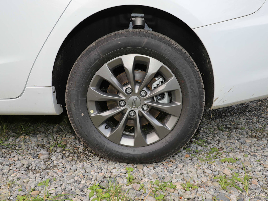 冰晶白帝豪新能源車身外觀圖片