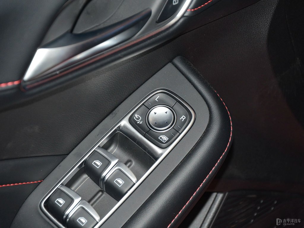 赤焰紅MG6車廂內(nèi)飾圖片