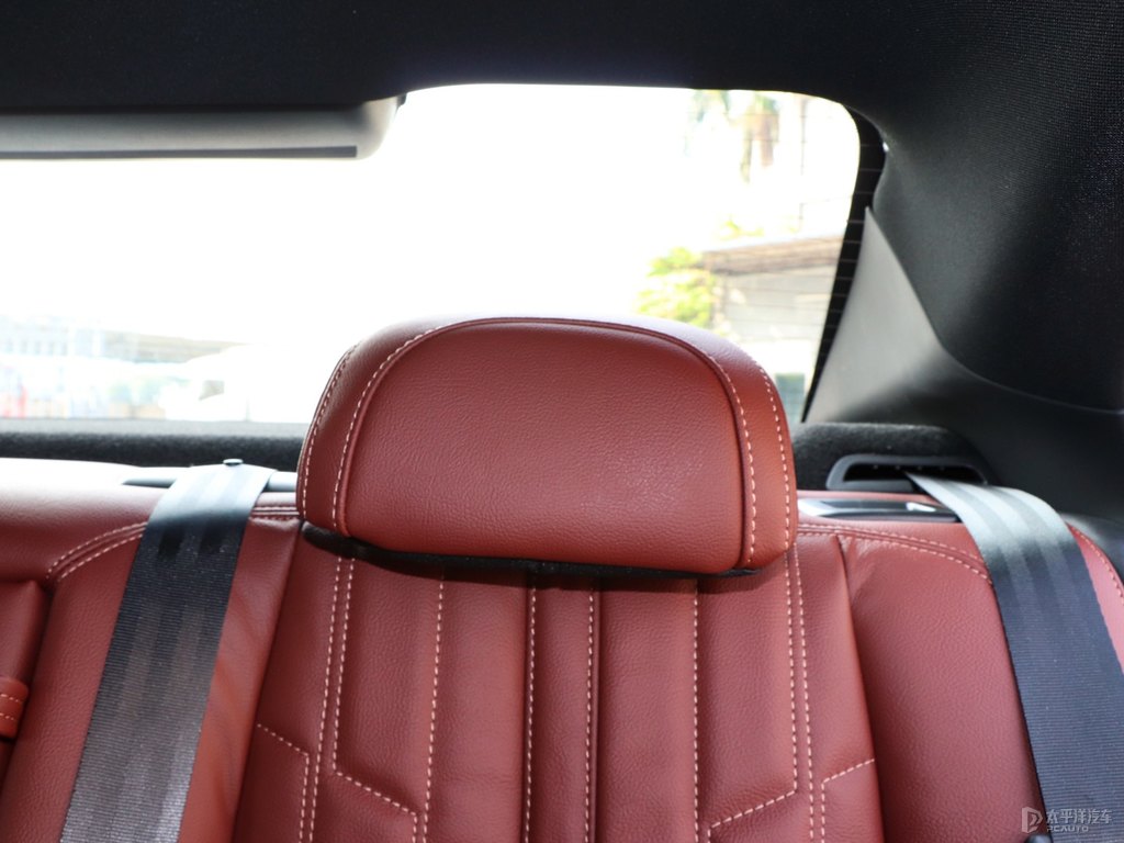 碳晶黑標致508座椅內(nèi)飾圖片