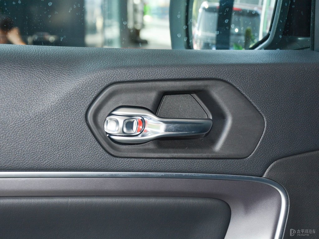北極黑大指揮官車廂內(nèi)飾圖片