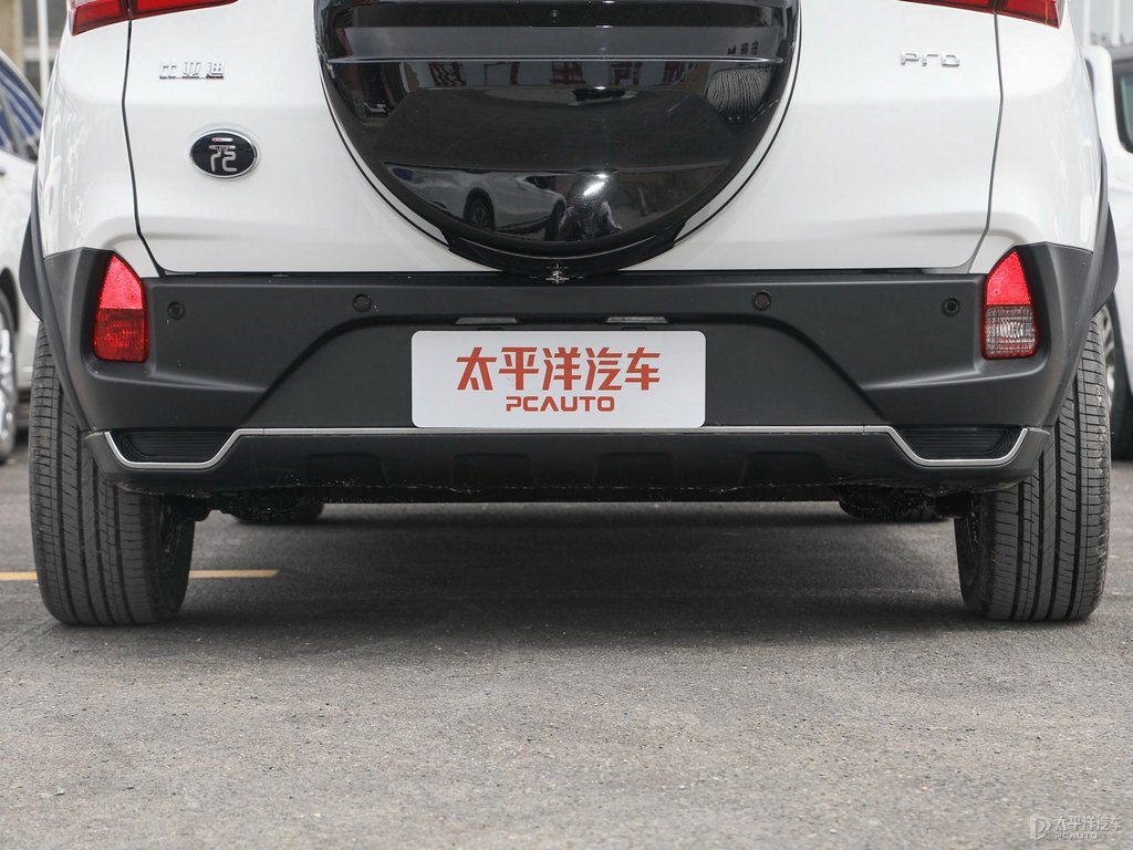 水晶白元Pro車尾外觀圖片
