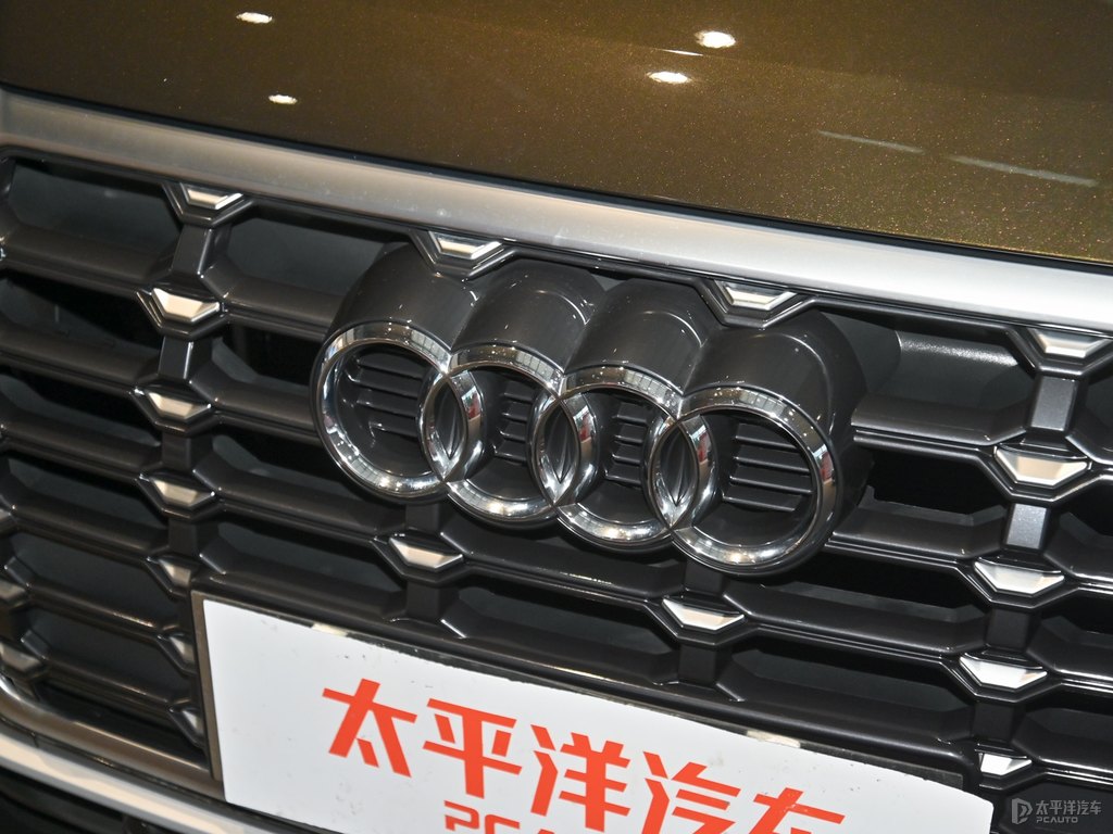 可汗綠奧迪Q3車頭外觀圖片