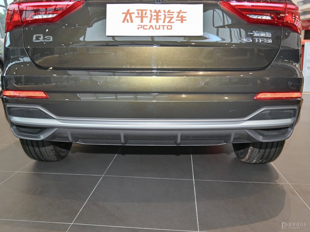 可汗綠奧迪Q3車尾外觀圖片