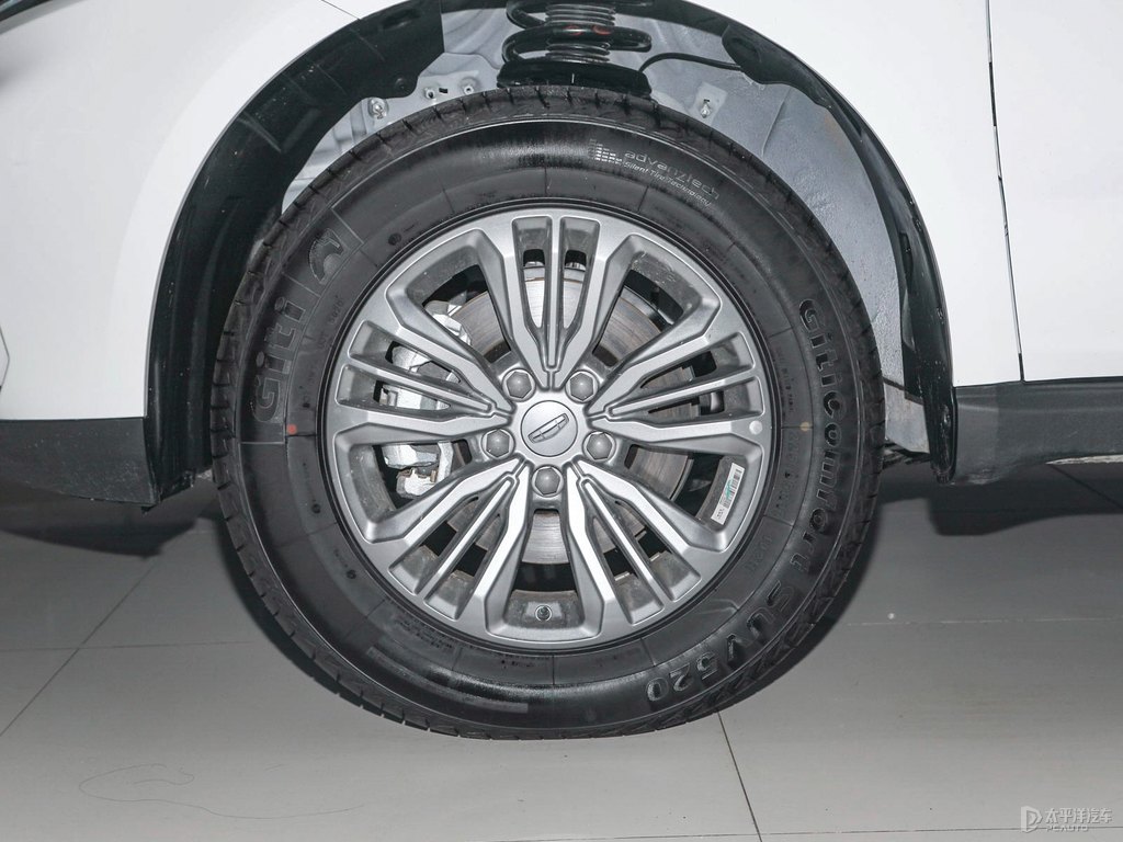 漢玉白遠景X6車身外觀圖片