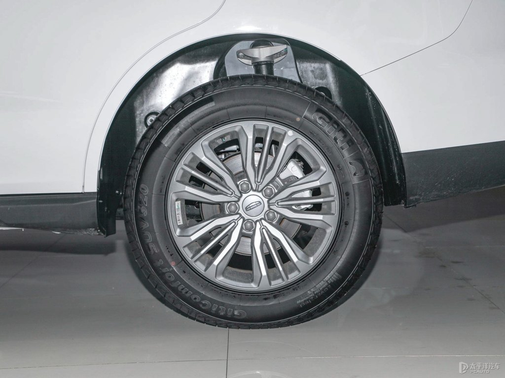 漢玉白遠景X6車身外觀圖片
