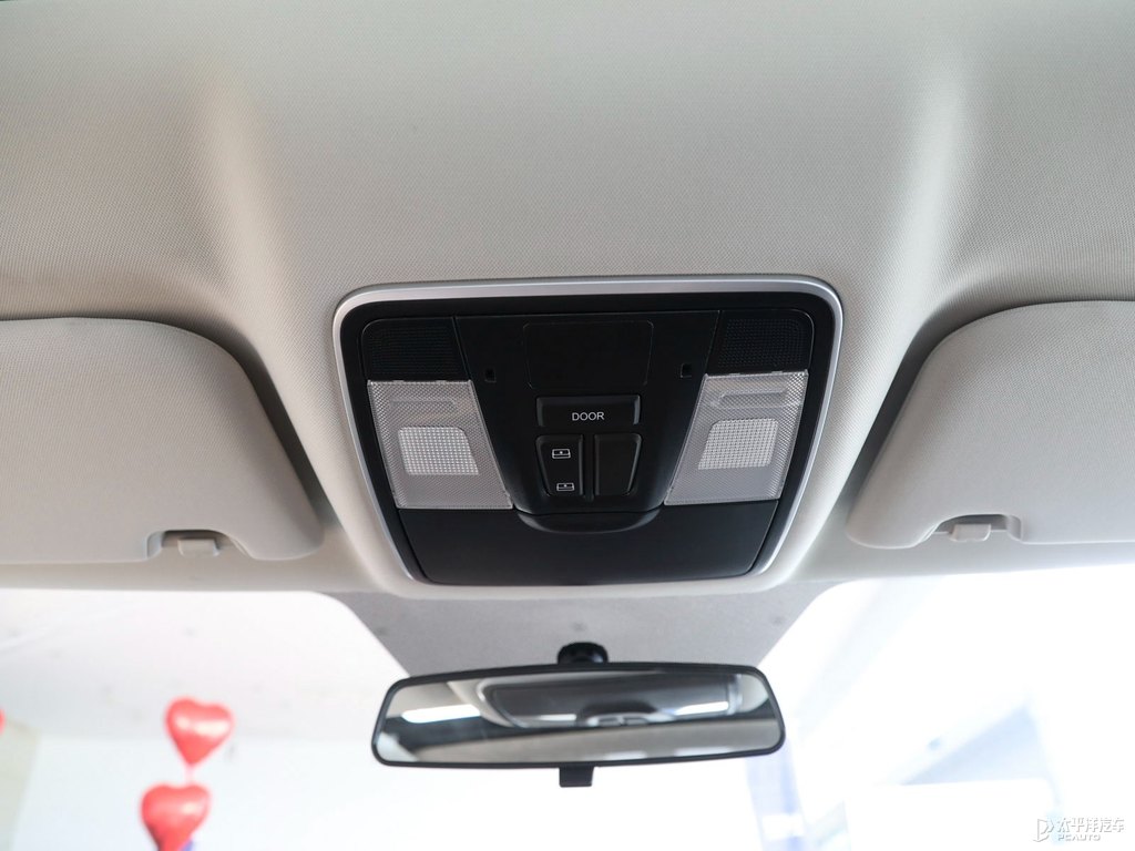 月光白長(zhǎng)安CS55PLUS車廂內(nèi)飾圖片