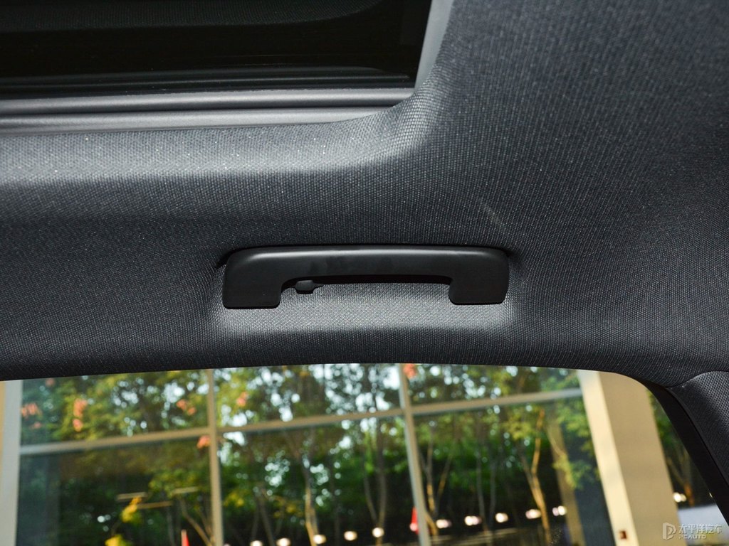 天云灰奧迪A4L車廂內飾圖片