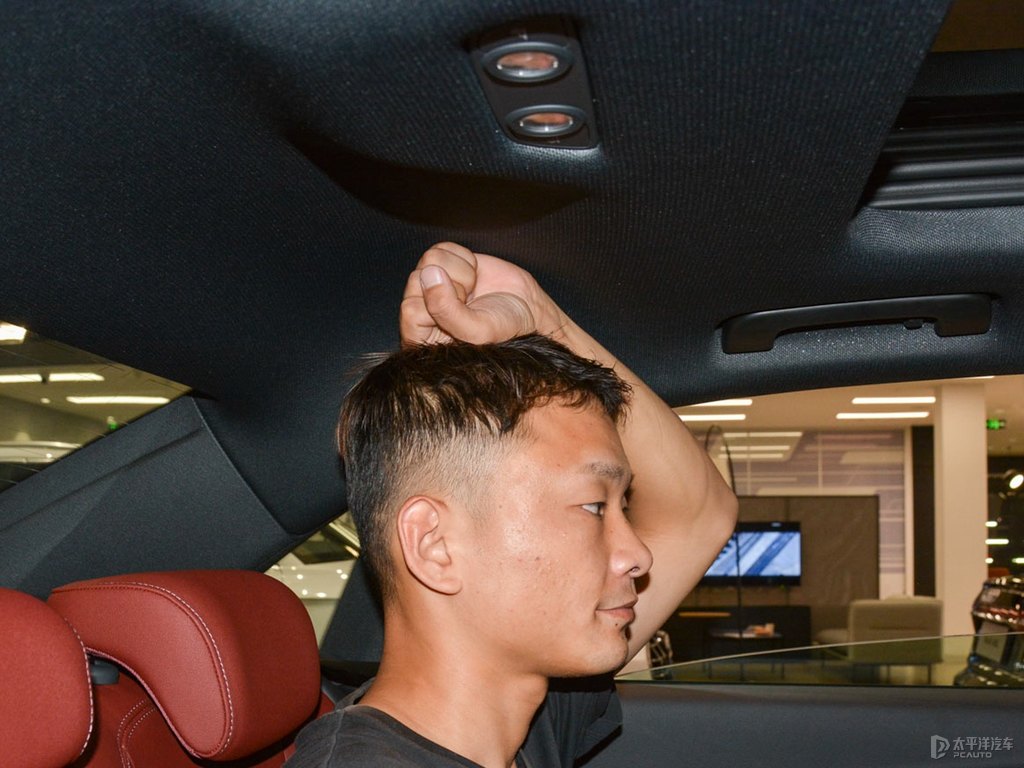 天云灰奧迪A4L駕乘空間空間圖片