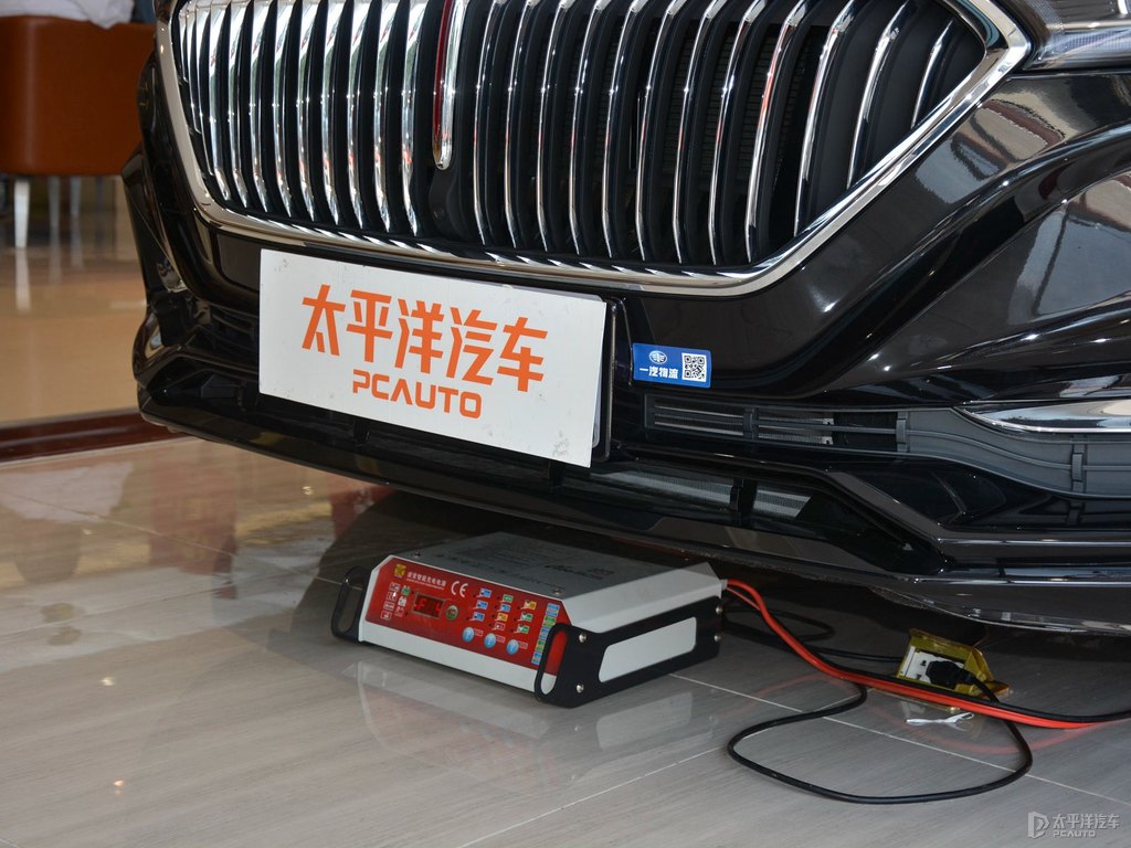 極夜黑紅旗H5經(jīng)典車頭外觀圖片